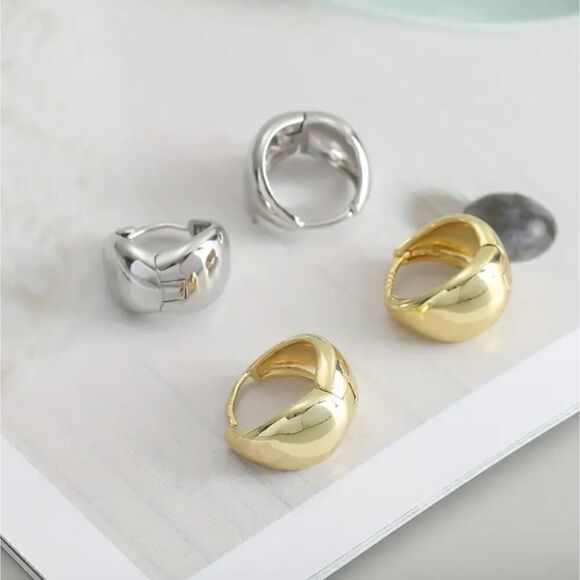 Gold Plated Needle Stud Earrings Wide Edge Drop style - Picture 12 of 12